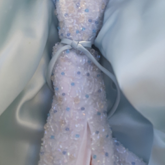 Barbie Crystal JUBILEE  50th Anniversary - Picture 9 of 15